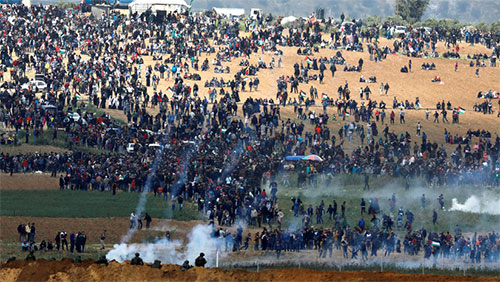 Decenas de miles de palestinos participan en Gaza en la Marcha del Retorno